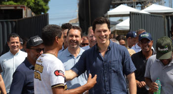 Prefeito Vilela e governador Daniel Vilela participam da celebração do aniversário de 36 anos do Jardim Tiradentes